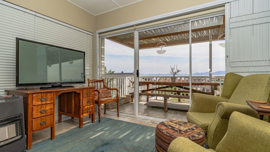 3 Bedroom Property for Sale in Perlemoenbaai Western Cape